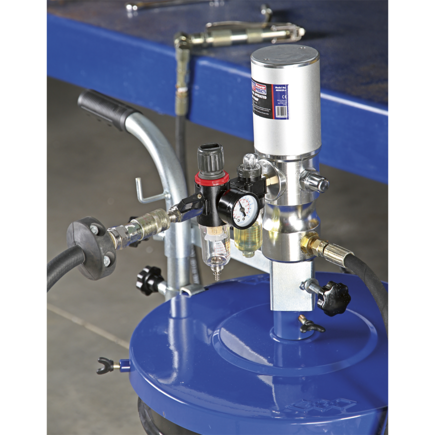 Grease Control Valve with Z-Swivel