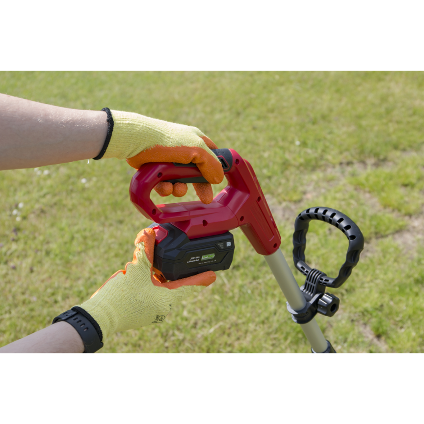 20V SV20 Series Cordless Hedge Trimmer with 4Ah Battery & Charger